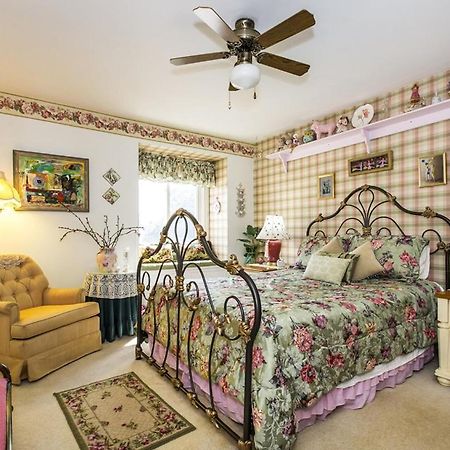 Matthews Manor Bed & Breakfast Bagian luar foto