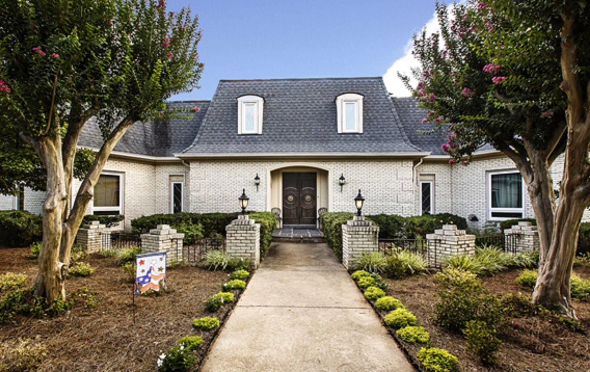 Matthews Manor Bed & Breakfast Bagian luar foto