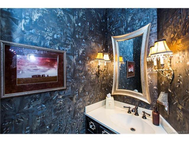 Matthews Manor Bed & Breakfast Bagian luar foto